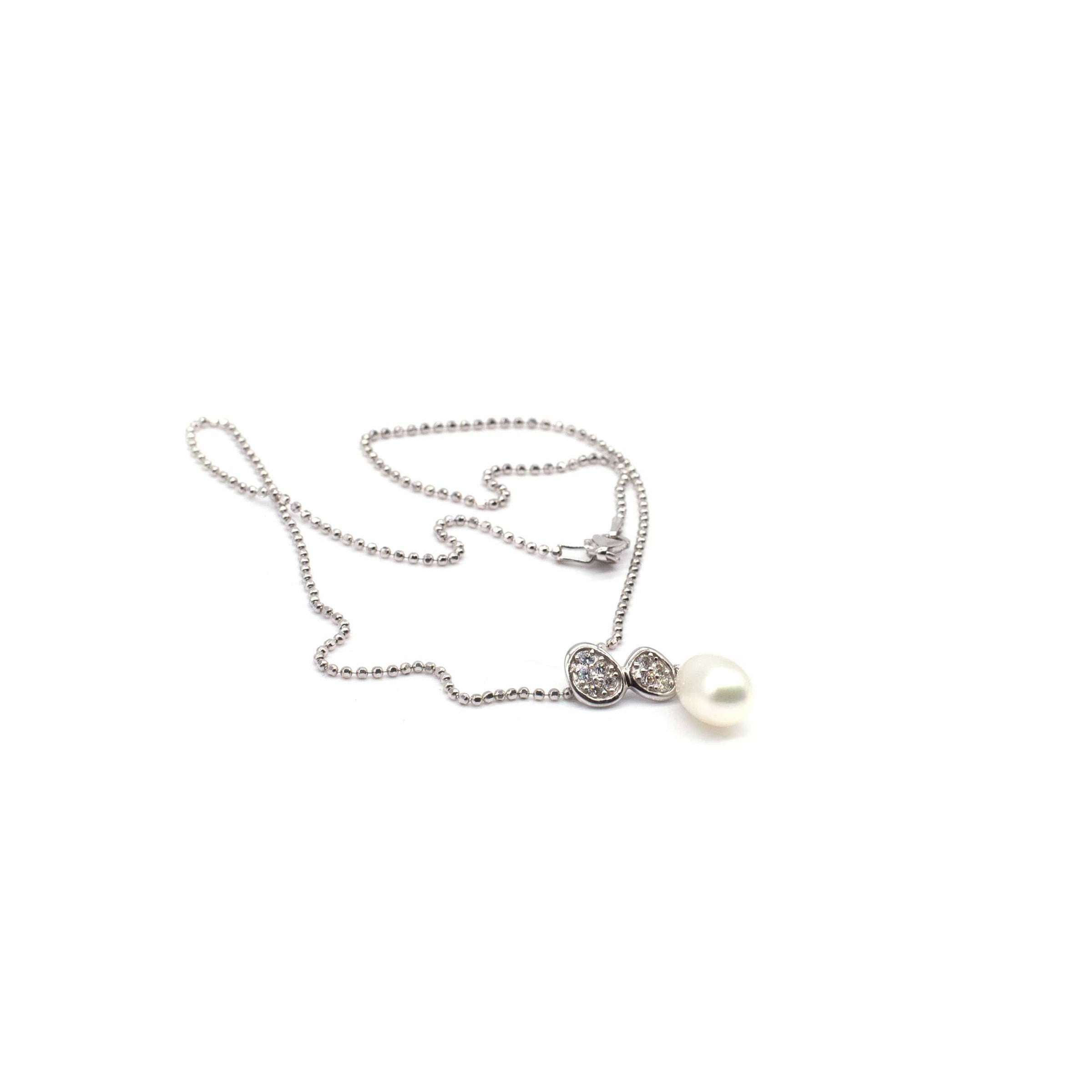 White Freshwater Pearl Pendant and Fancy Italian Silver Chain